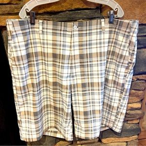 Ben Hogan‎ men’s plaid golf shorts, casual size 42.